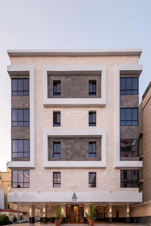 5 bedroom apartment in Al Rawdah 3