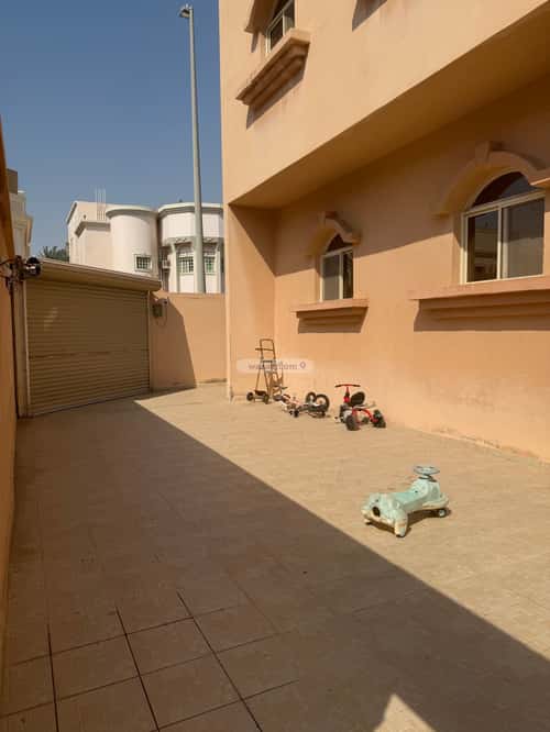20 bedroom villa in Al Basateen 1