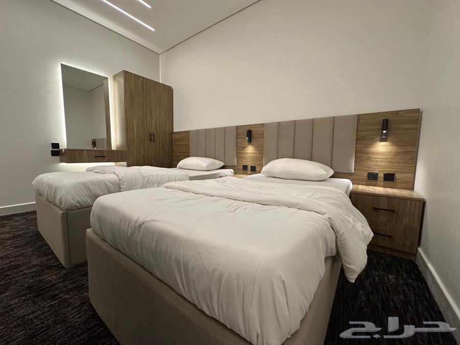 شقة  في الملك فهد 1