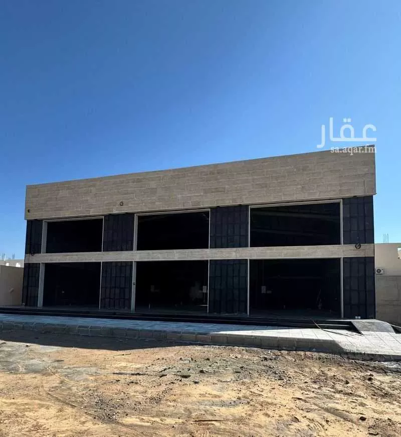 محل 630 م² في المطار 4