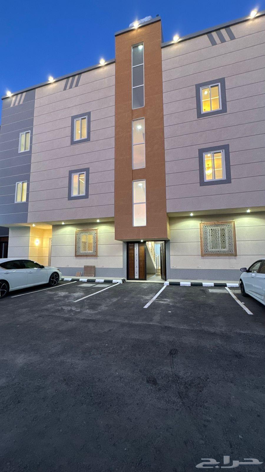 شقة 5 غرف في الملك فهد 1