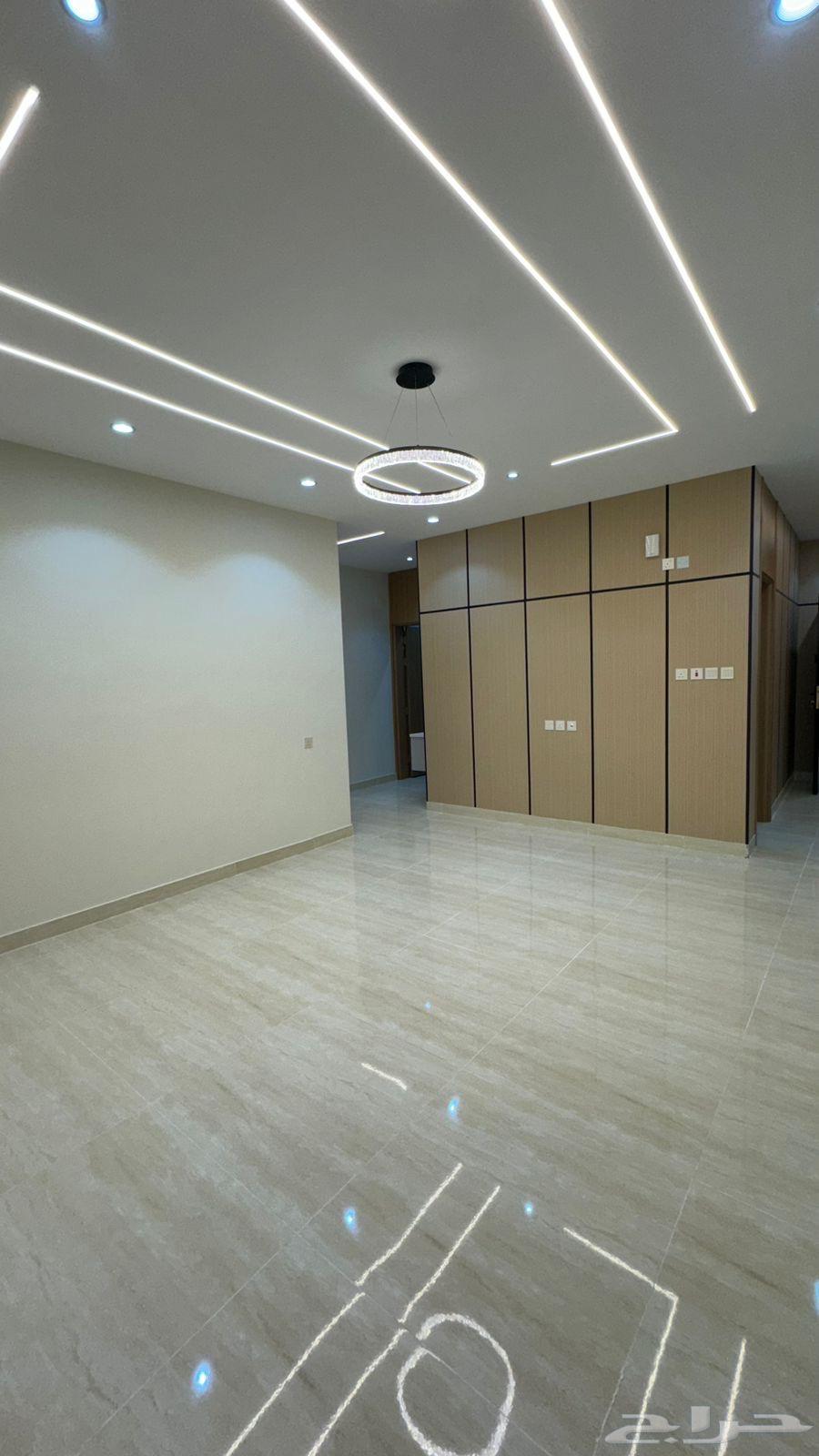 شقة 5 غرف في الملك فهد 2