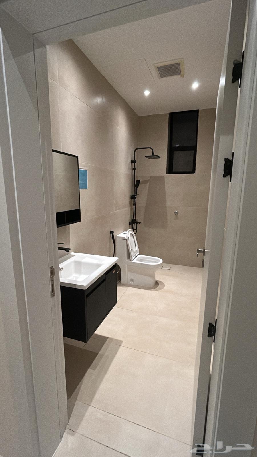 شقة  في العهن 4