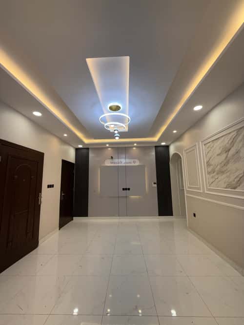 5 bedroom apartment in Muraykh 2