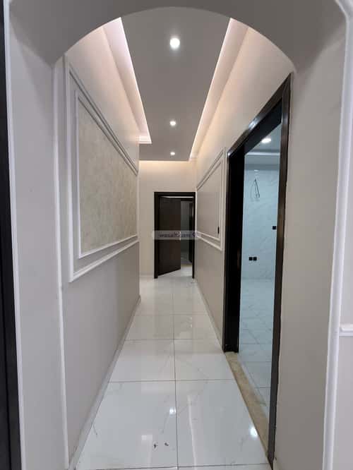 5 bedroom apartment in Muraykh 3