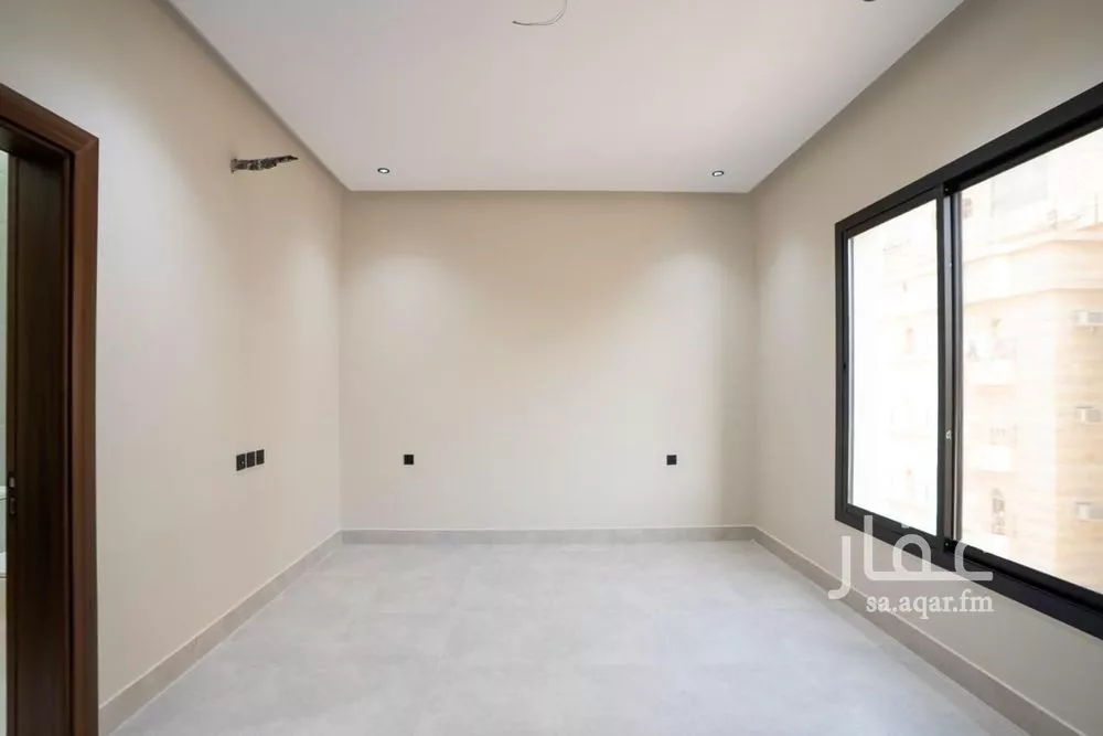 4 bedroom apartment in Al Salamah 12