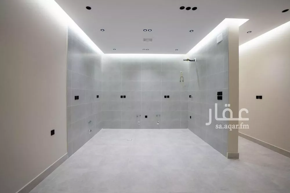 4 bedroom apartment in Al Salamah 8