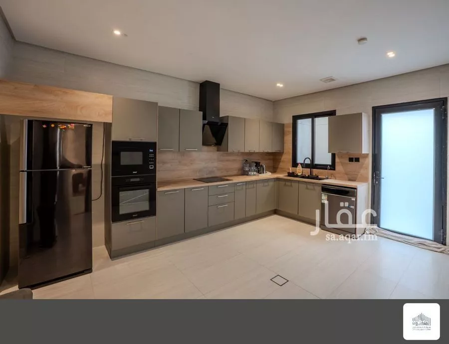 فيلا 4 غرف في السيف 2