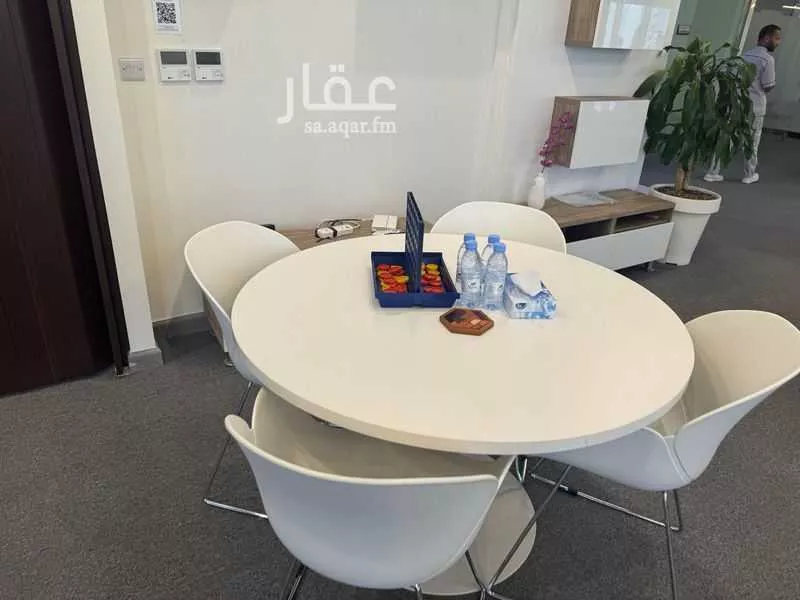 مكتب 2425 م² في النفل 2