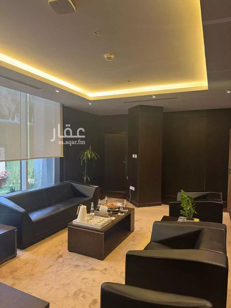 مكتب 2425 م² في النفل 3