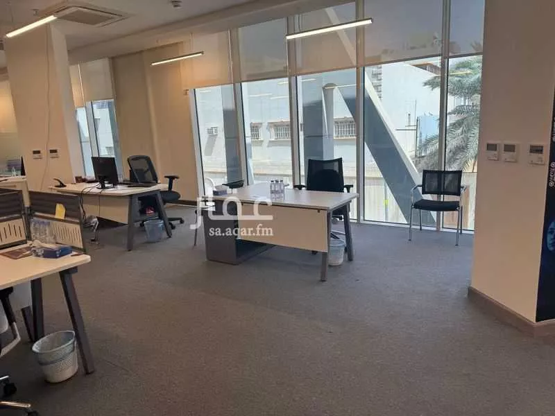 مكتب 2425 م² في النفل 4