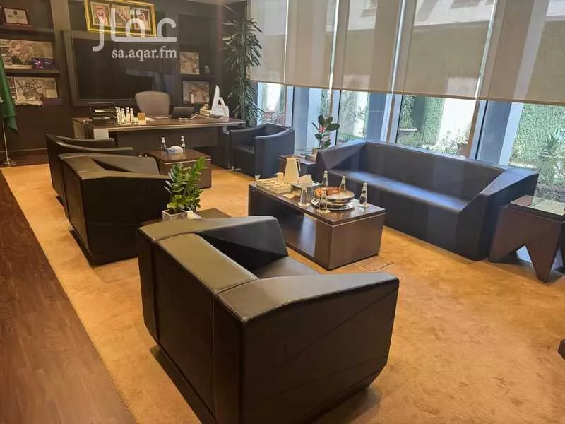 مكتب 2425 م² في النفل 5