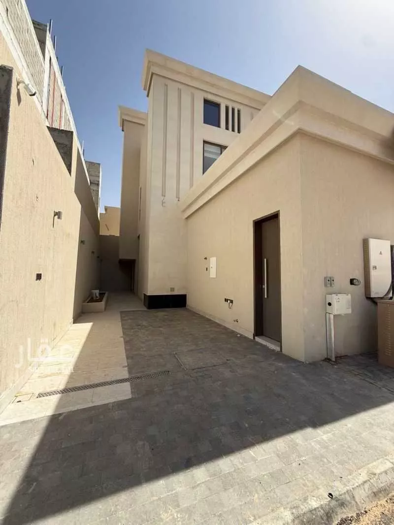3 bedroom floor in Al Nuzhah 5