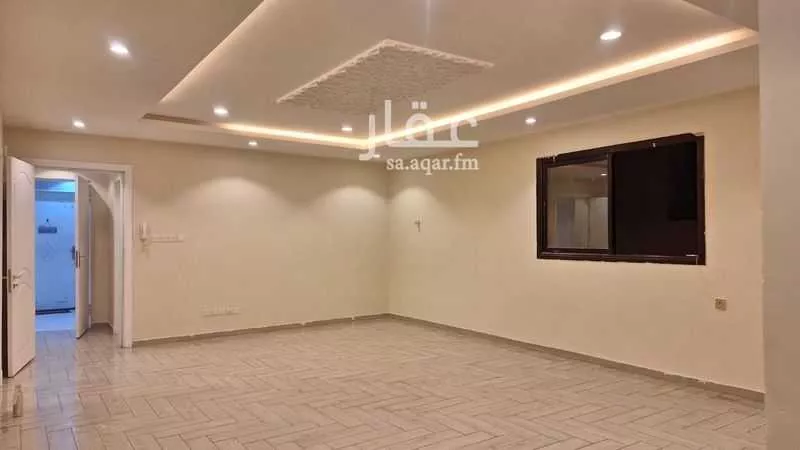 شقة 4 غرف في الملقا 8