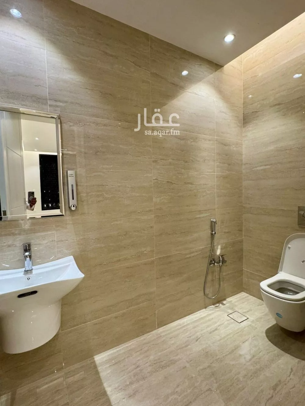 4 bedroom apartment in Al Qairawan, Riyadh 9