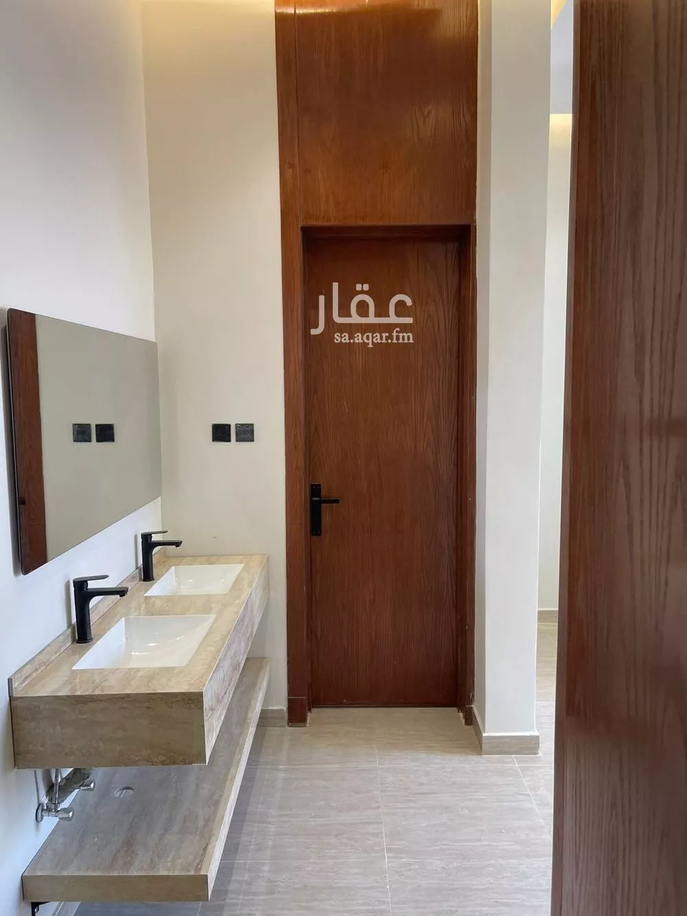 فيلا 4 غرف في النظيم 11