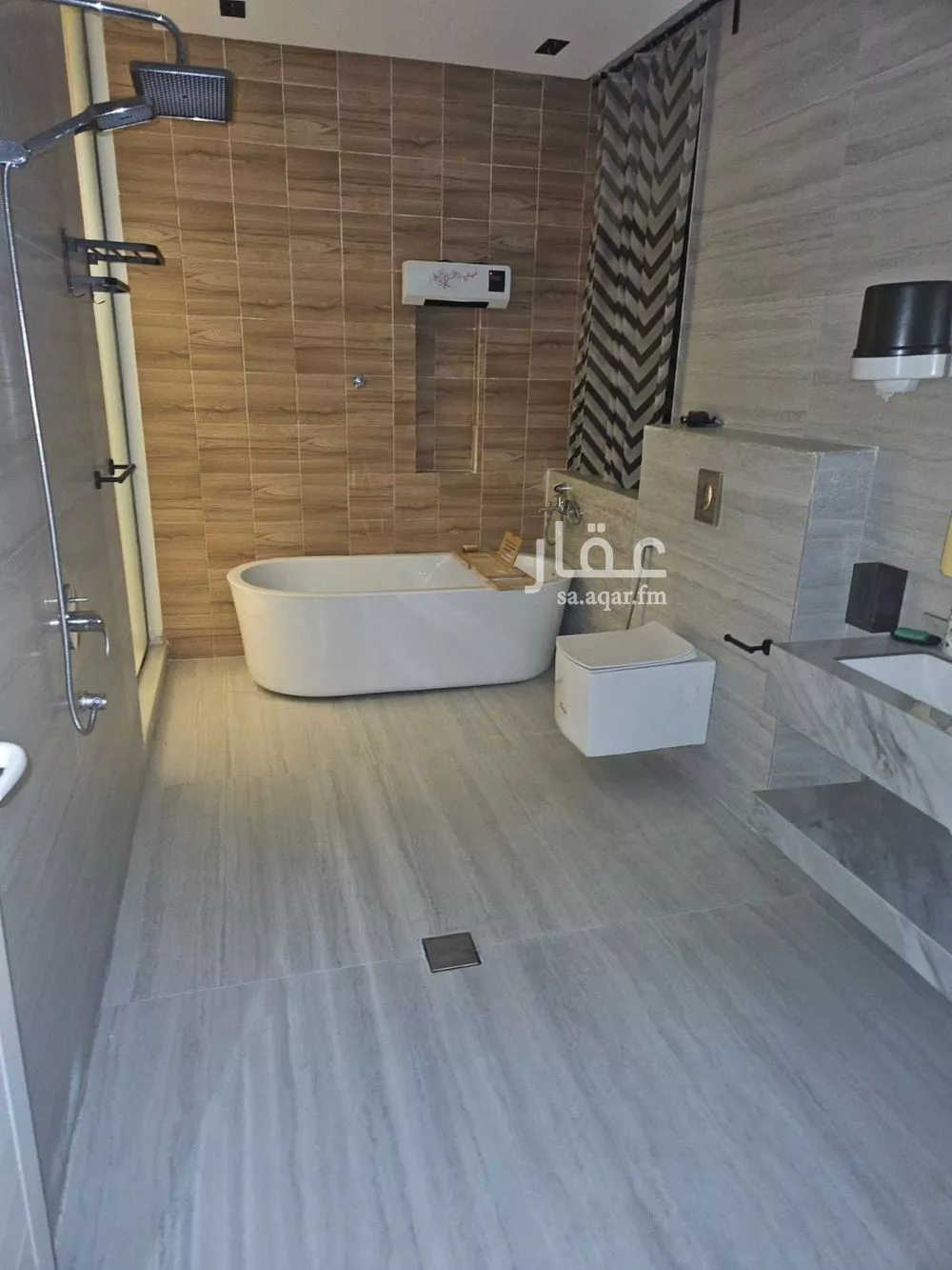 5 bedroom villa in Al Uraija Al Gharbiyah 19