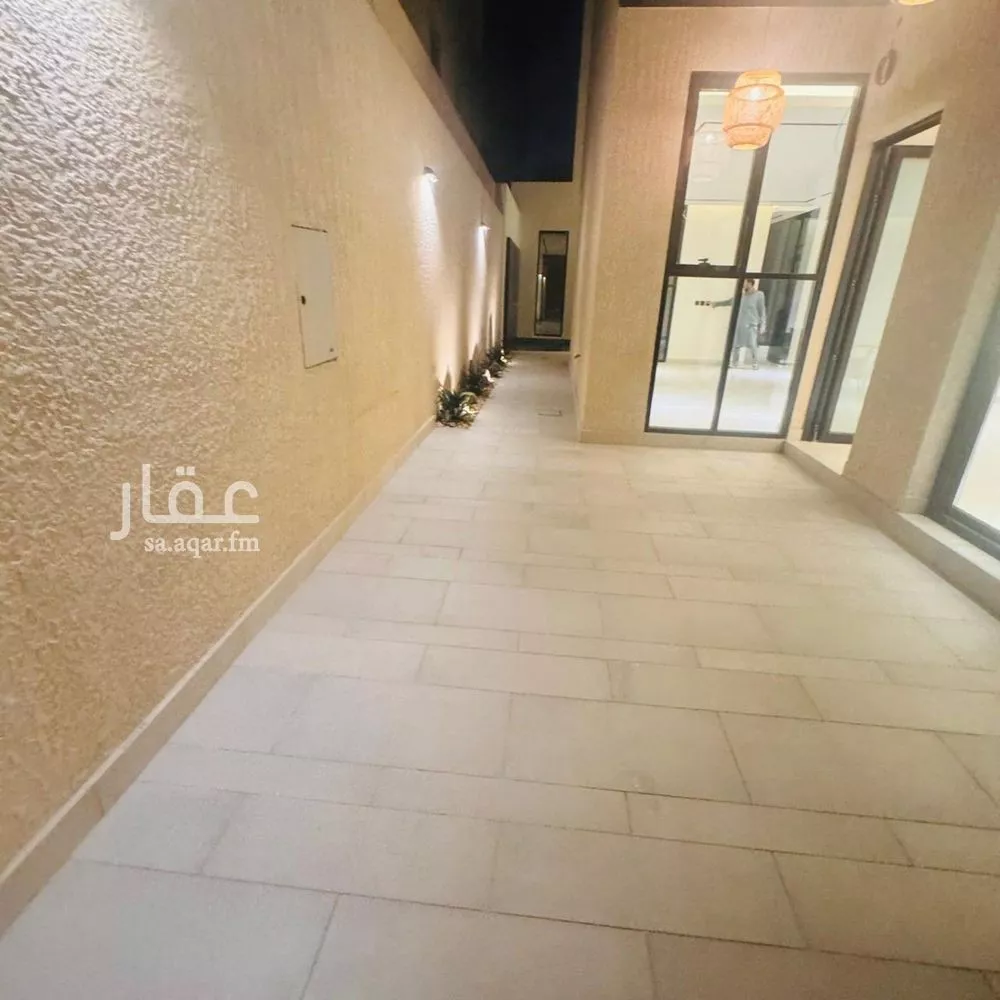 فيلا 5 غرف في الملقا 13
