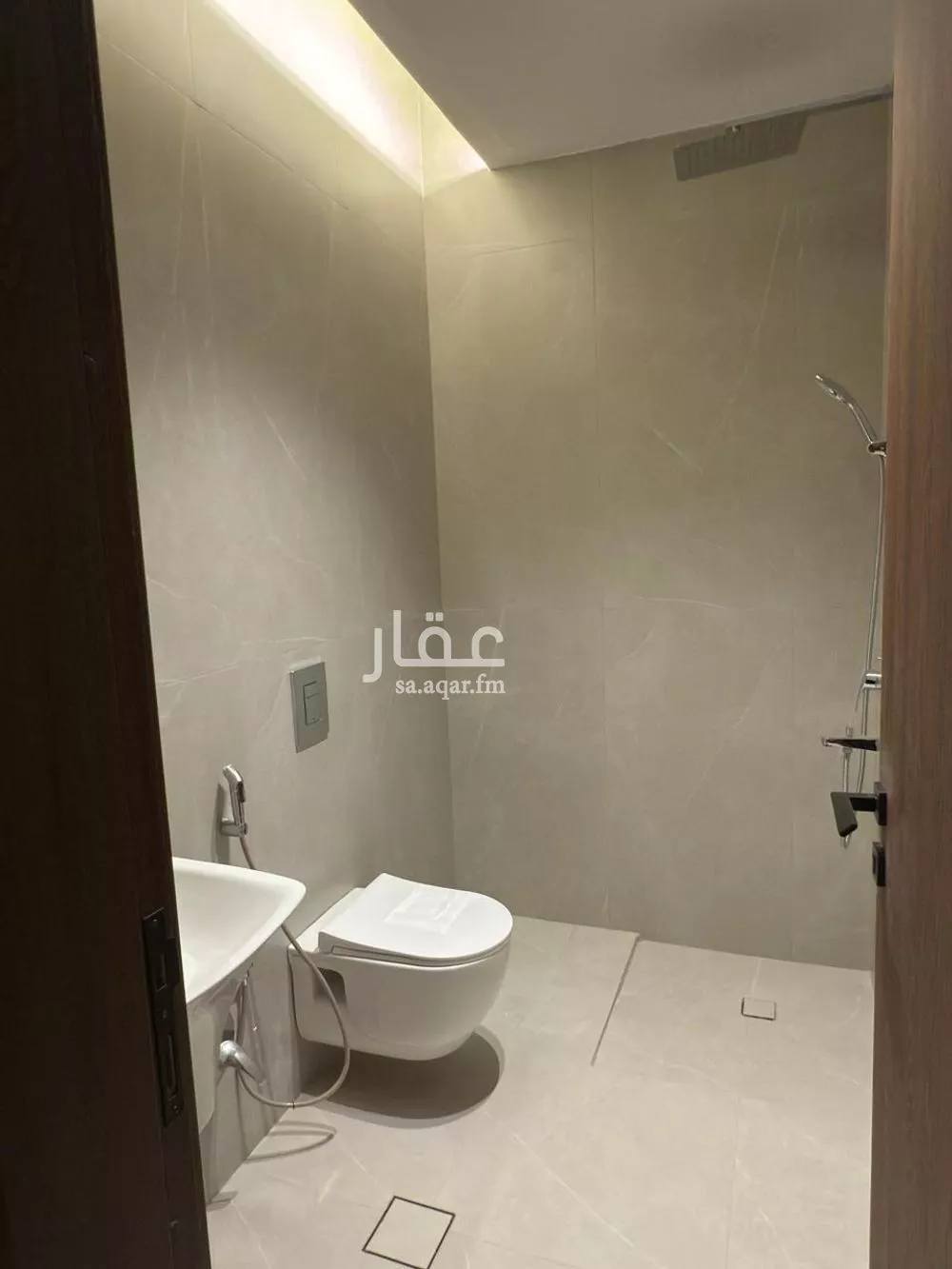 فيلا 5 غرف في الملقا 11