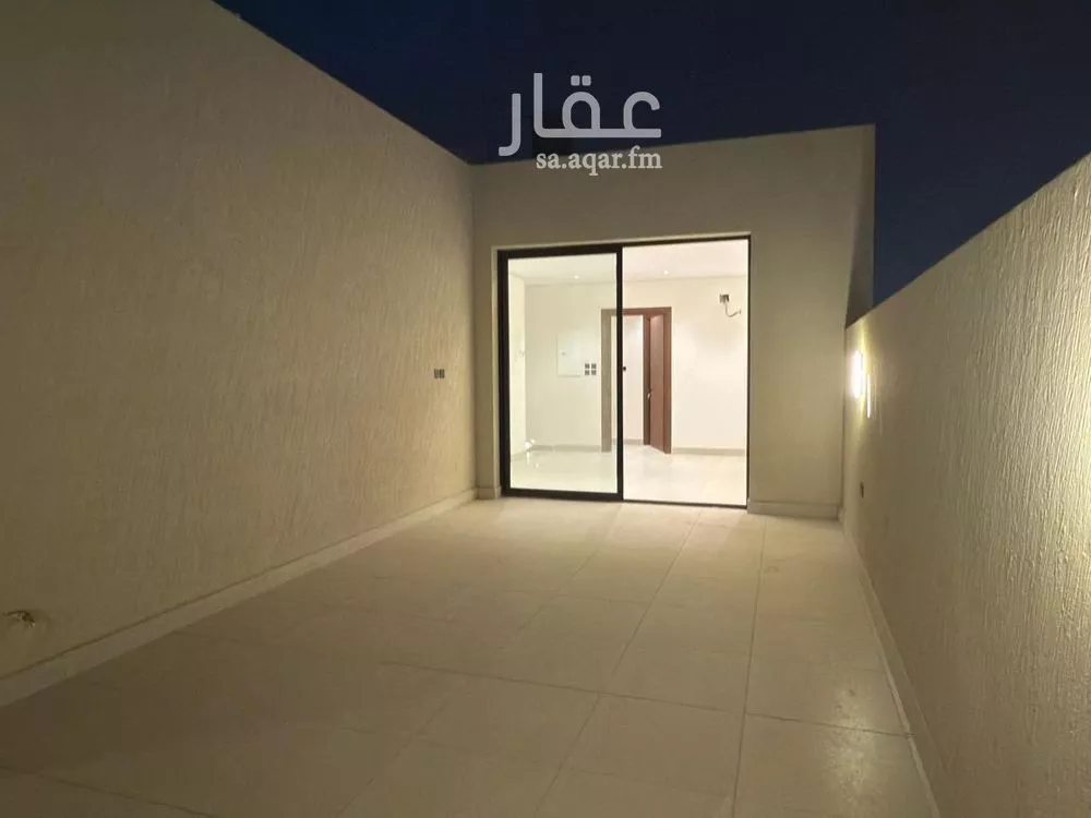 فيلا 5 غرف في الملقا 19