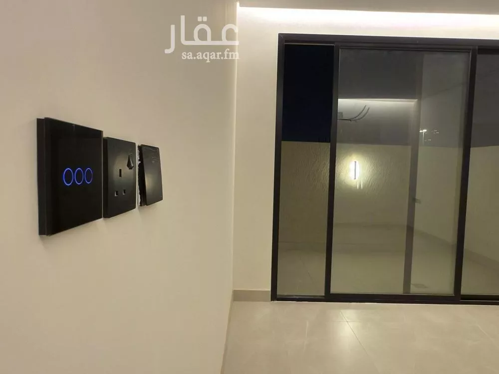 فيلا 5 غرف في الملقا 6