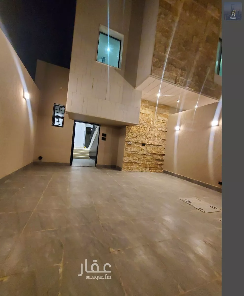 3 bedroom floor in Al Janadriyah 11