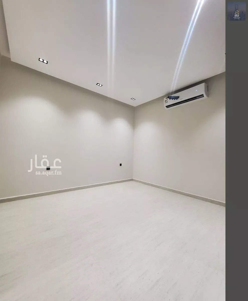 3 bedroom floor in Al Janadriyah 6