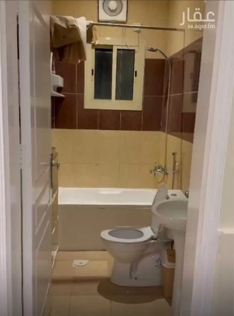 3 bedroom apartment in Al Ajwad 8