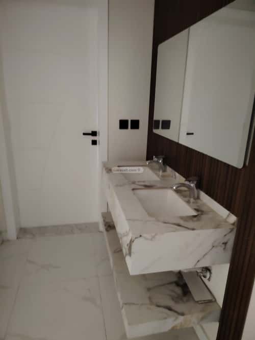 5 bedroom apartment in Mishrifah 8