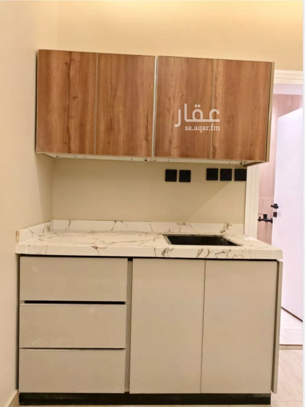 1 bedroom apartment in Al Qairawan 6