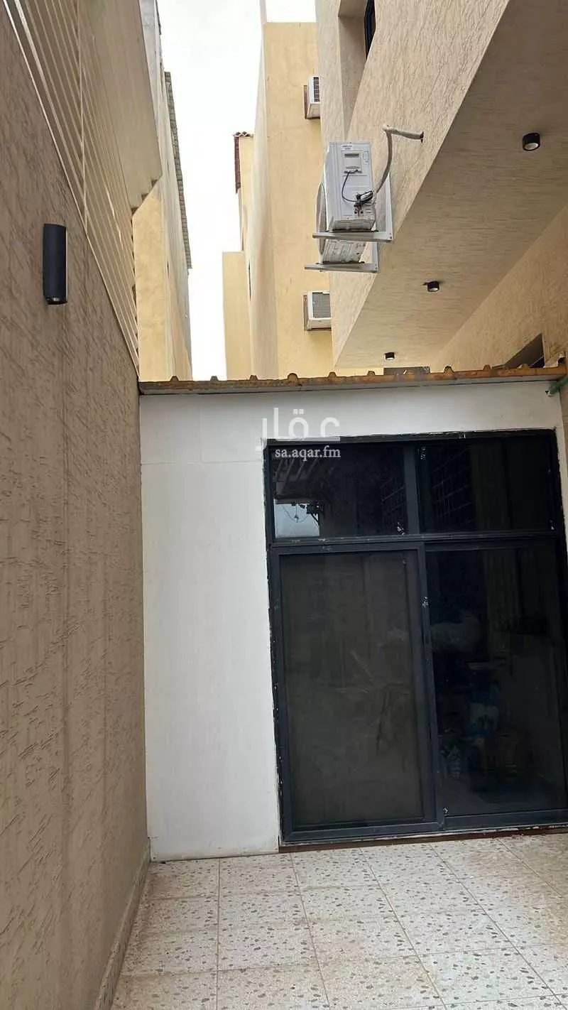 5 bedroom apartment in Dhahrat Laban, Riyadh 16
