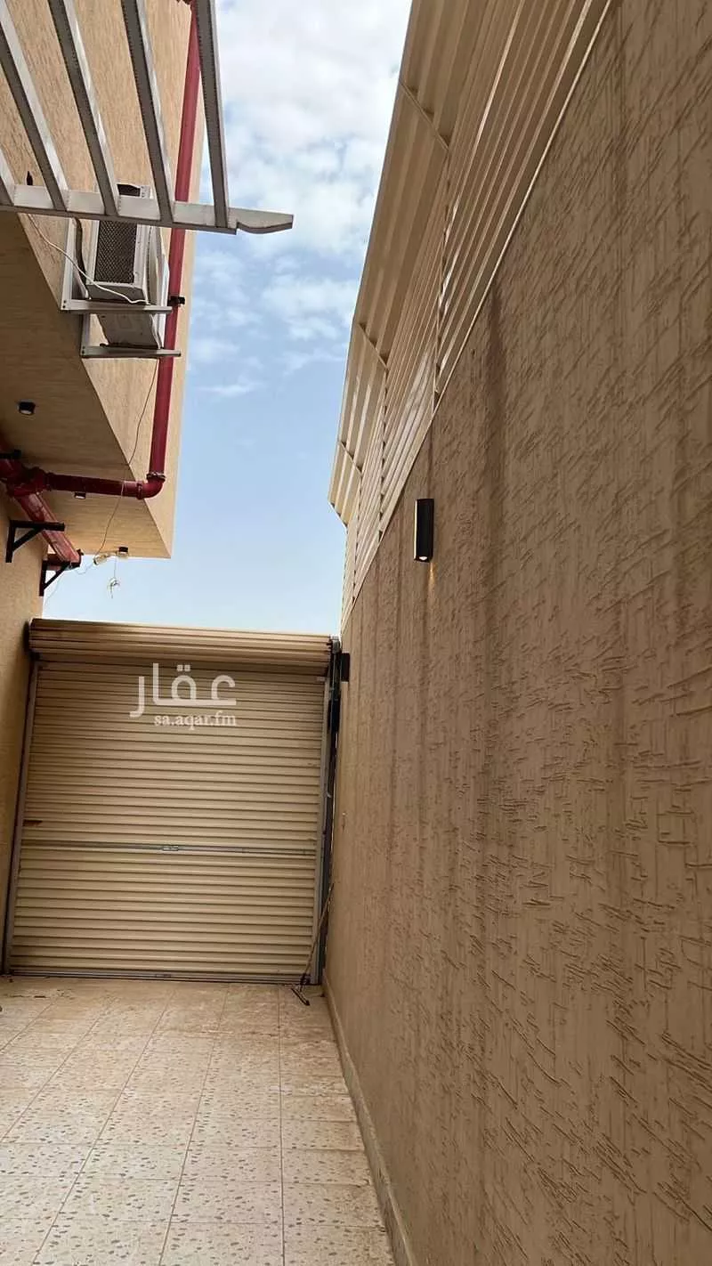 5 bedroom apartment in Dhahrat Laban, Riyadh 17