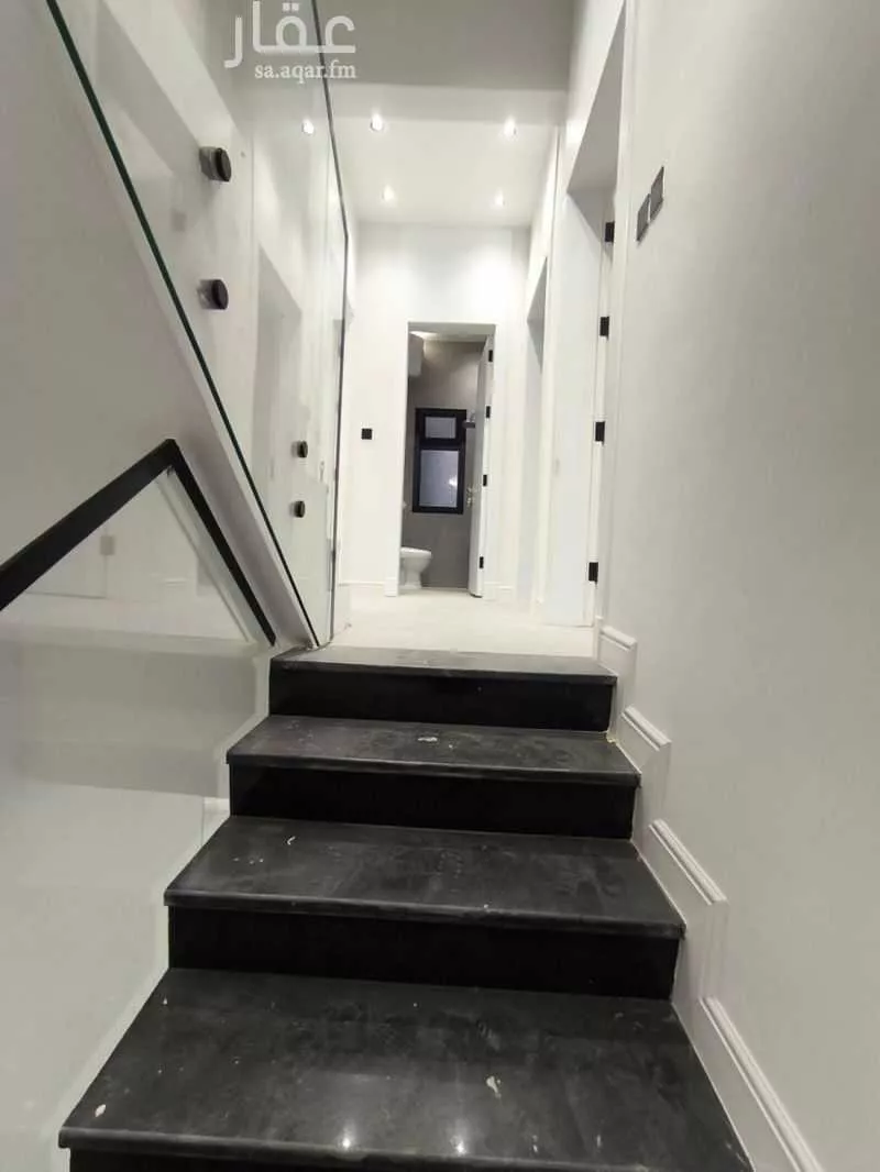 8 bedroom villa in Al Janadriyah 12