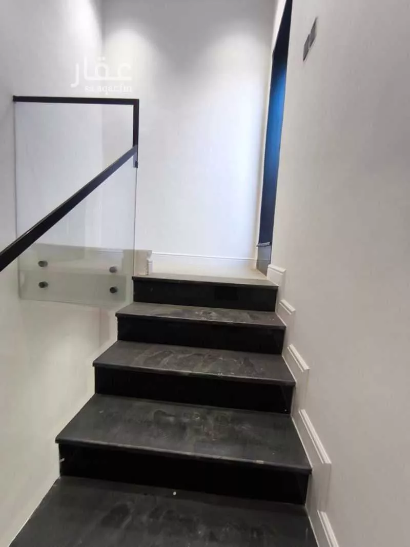 8 bedroom villa in Al Janadriyah 13