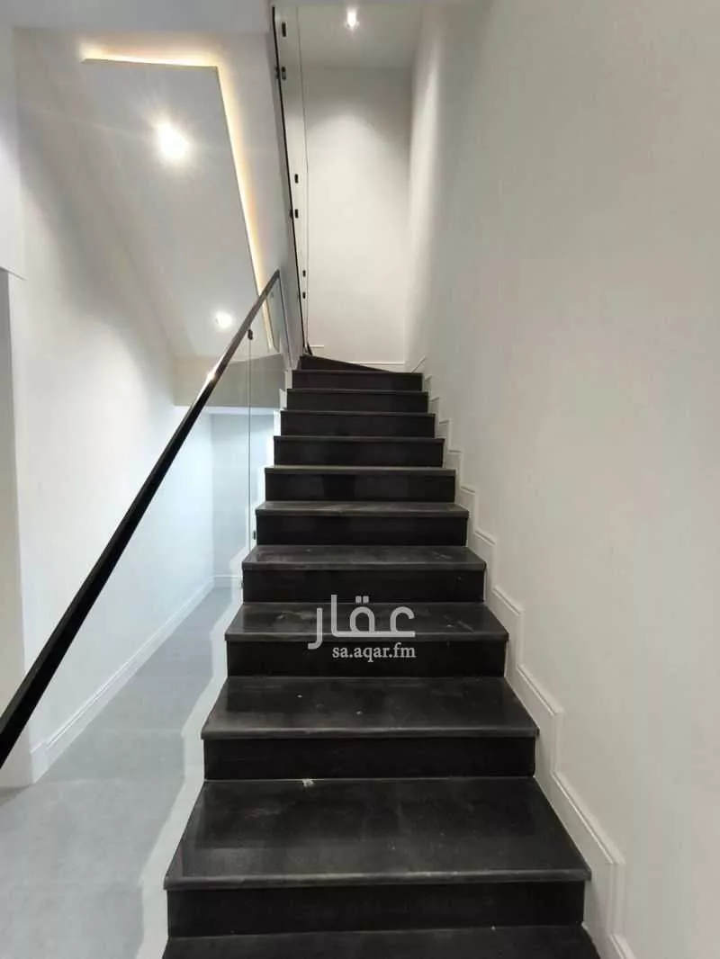 8 bedroom villa in Al Janadriyah 15
