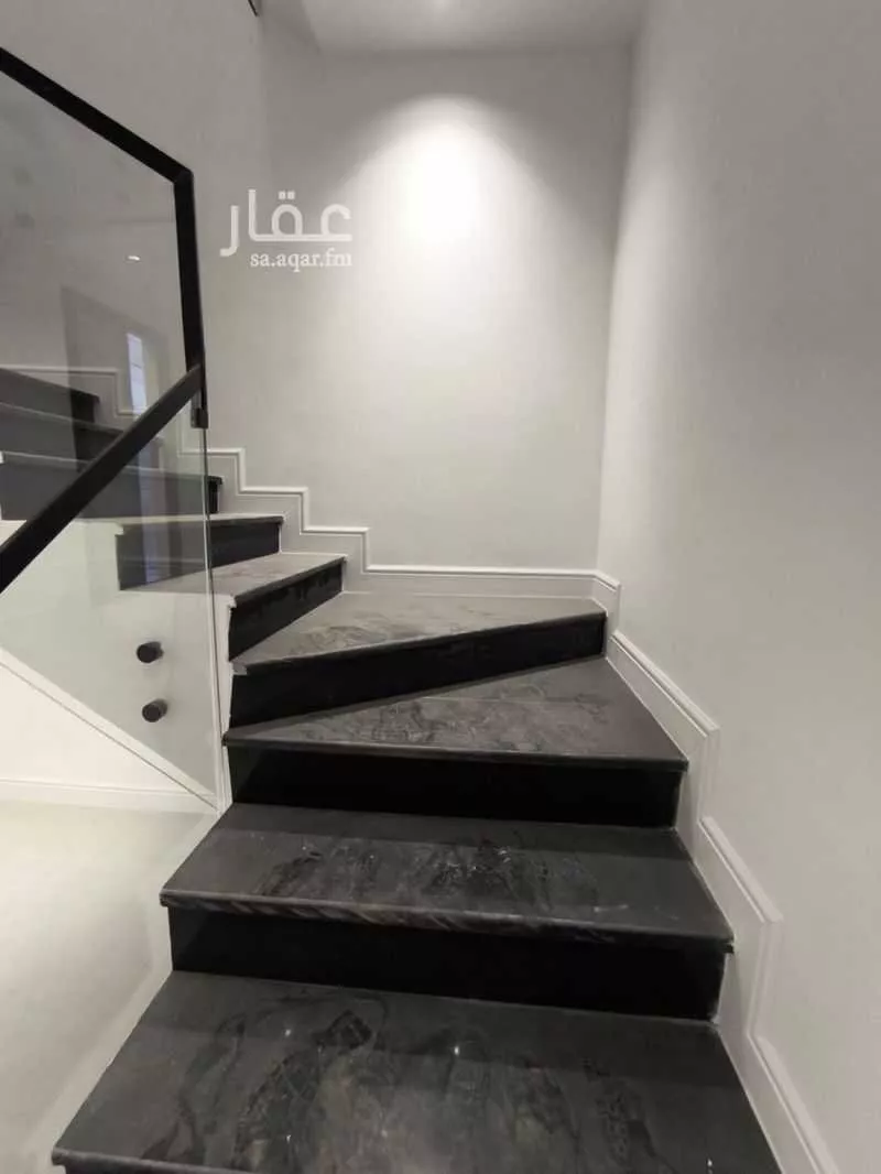 8 bedroom villa in Al Janadriyah 28