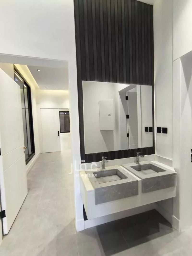 8 bedroom villa in Al Janadriyah 4