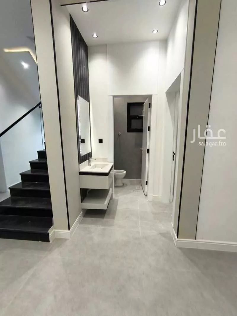 8 bedroom villa in Al Janadriyah 5