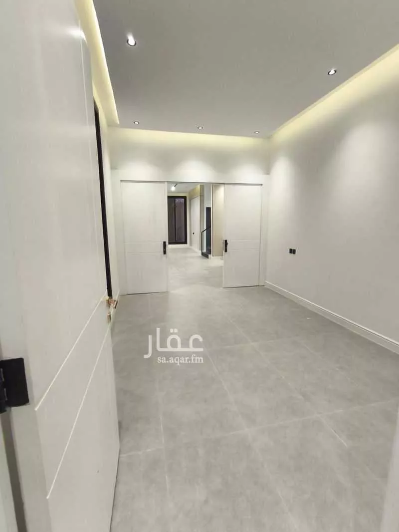 8 bedroom villa in Al Janadriyah 8