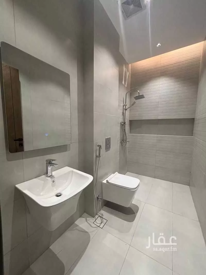 5 bedroom apartment in Al Salamah 8