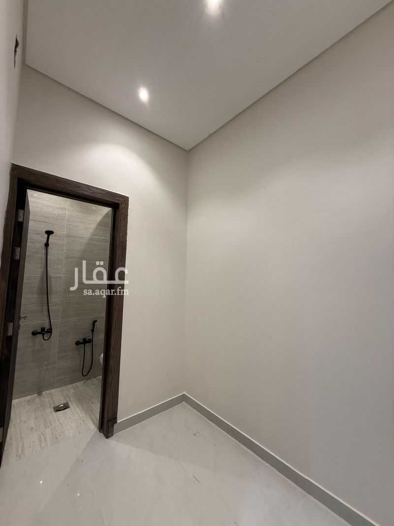 دور 8 غرف في الشرق 14