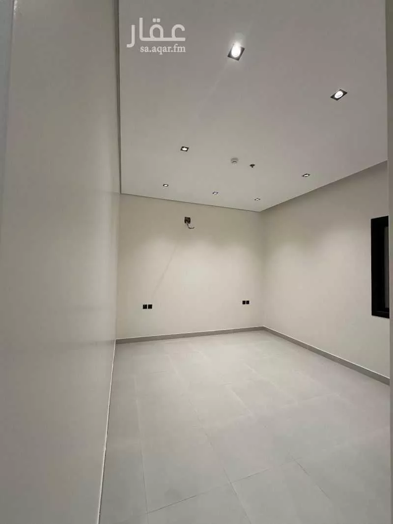 عمارة 1050 م² في العارض 12