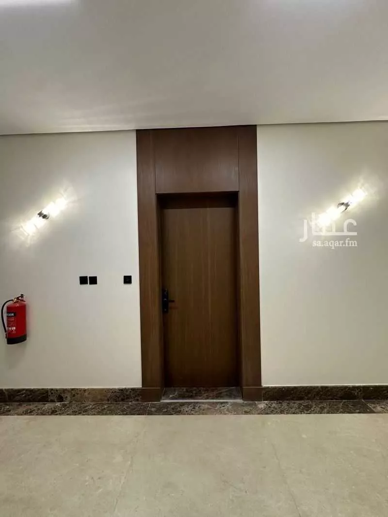 عمارة 1050 م² في العارض 14