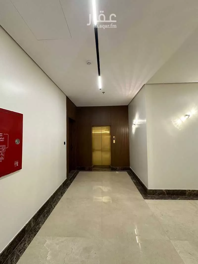 عمارة 1050 م² في العارض 6