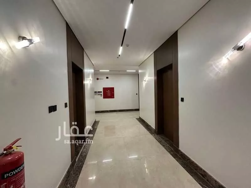 عمارة 1050 م² في العارض 10
