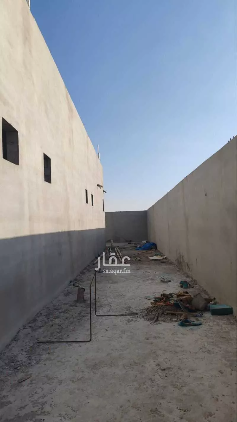 أرض 750 م² في الشرق 4