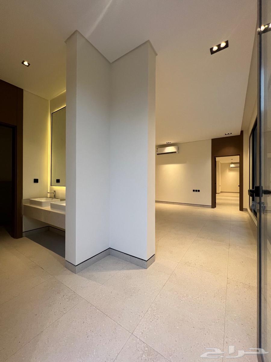 5 bedroom villa in Al Aridh 3
