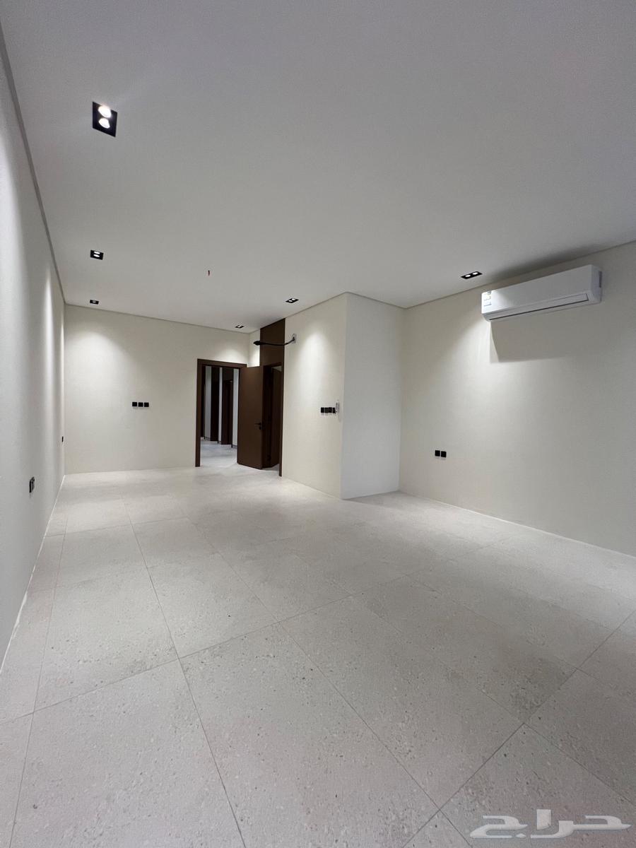5 bedroom villa in Al Aridh 35