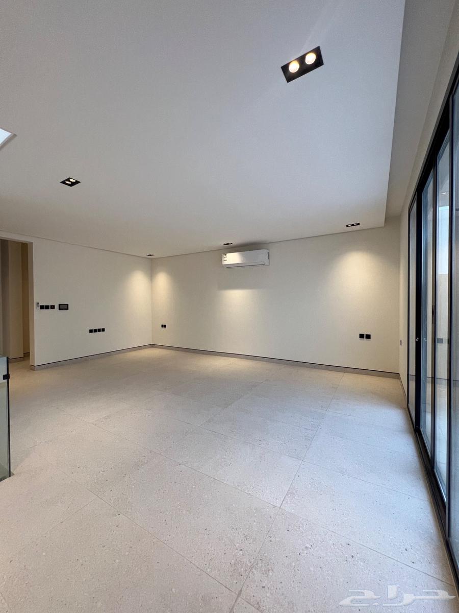 5 bedroom villa in Al Aridh 37