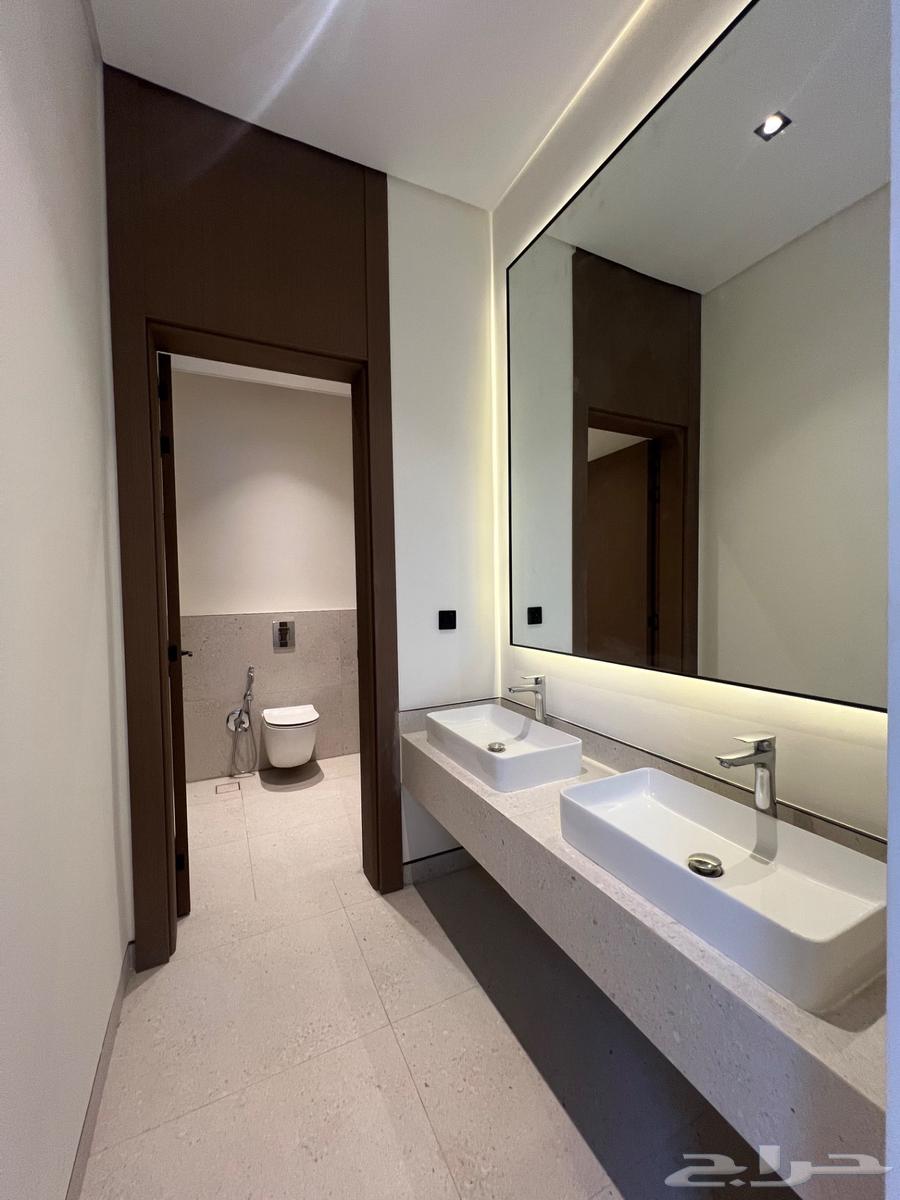 5 bedroom villa in Al Aridh 8